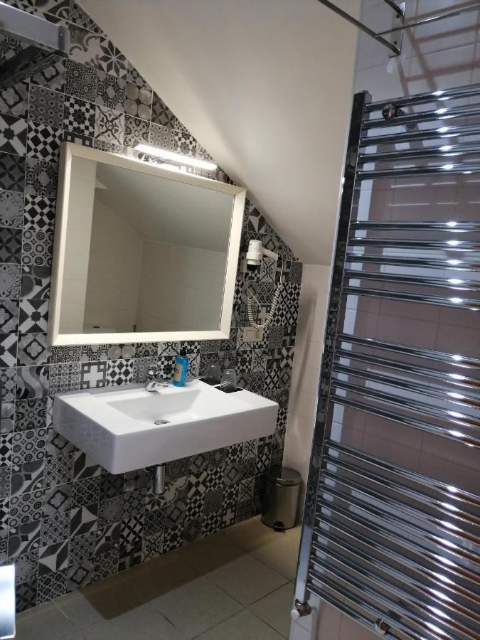 Hostal Cuentame Evolucion Auto Check In Burgos Exterior photo